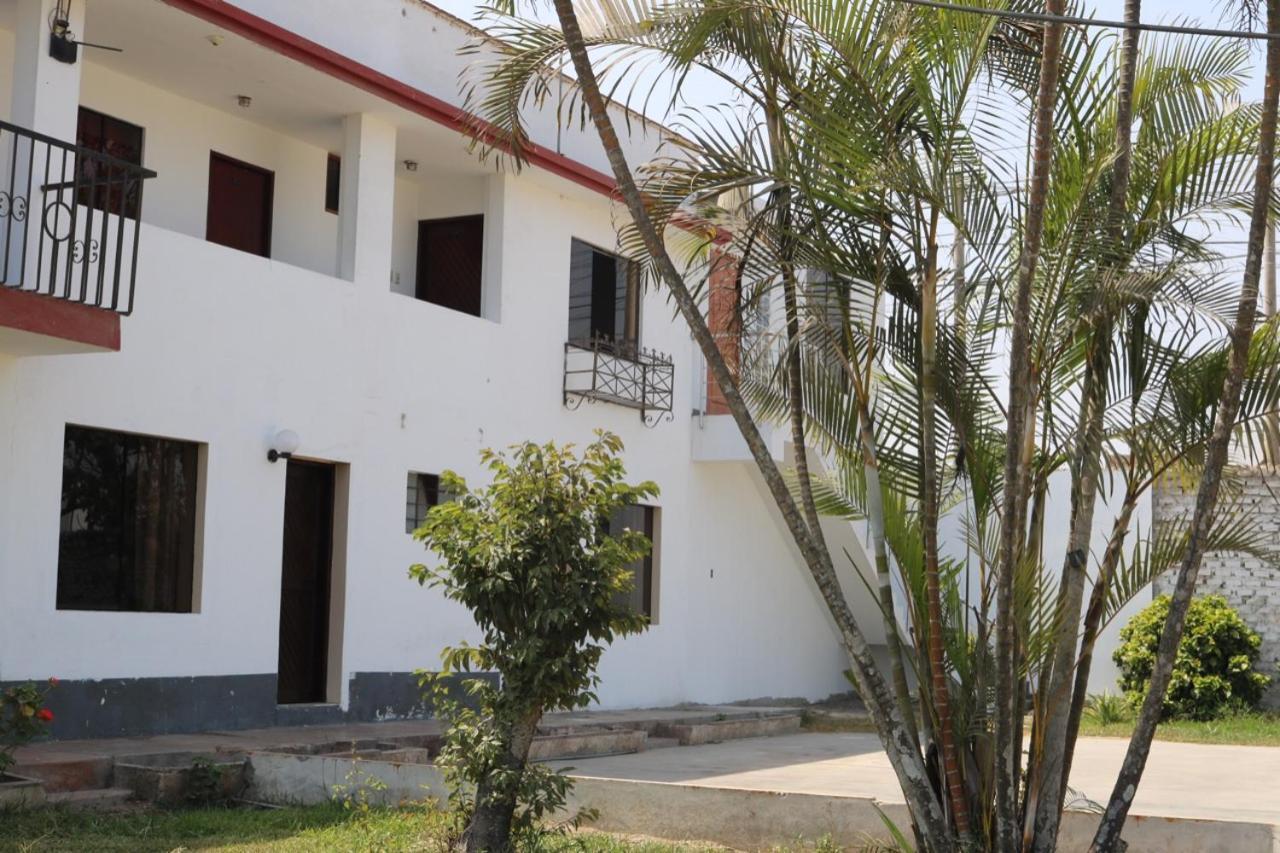 Los Naturales Huaral Exterior photo